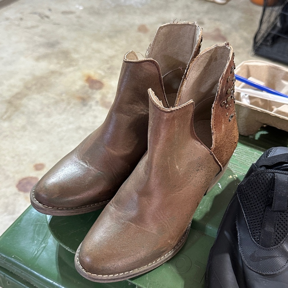 Coral Leather Ankle Boots